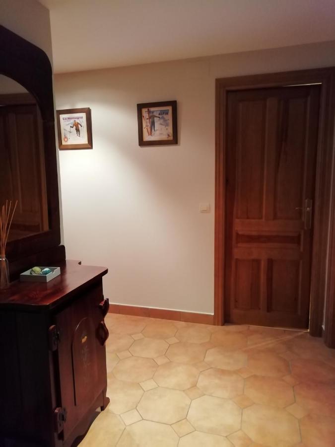 Apartamento Familiar Con Vistas Y Garage La Portiecha Lejlighed Sallent de Gállego Eksteriør billede