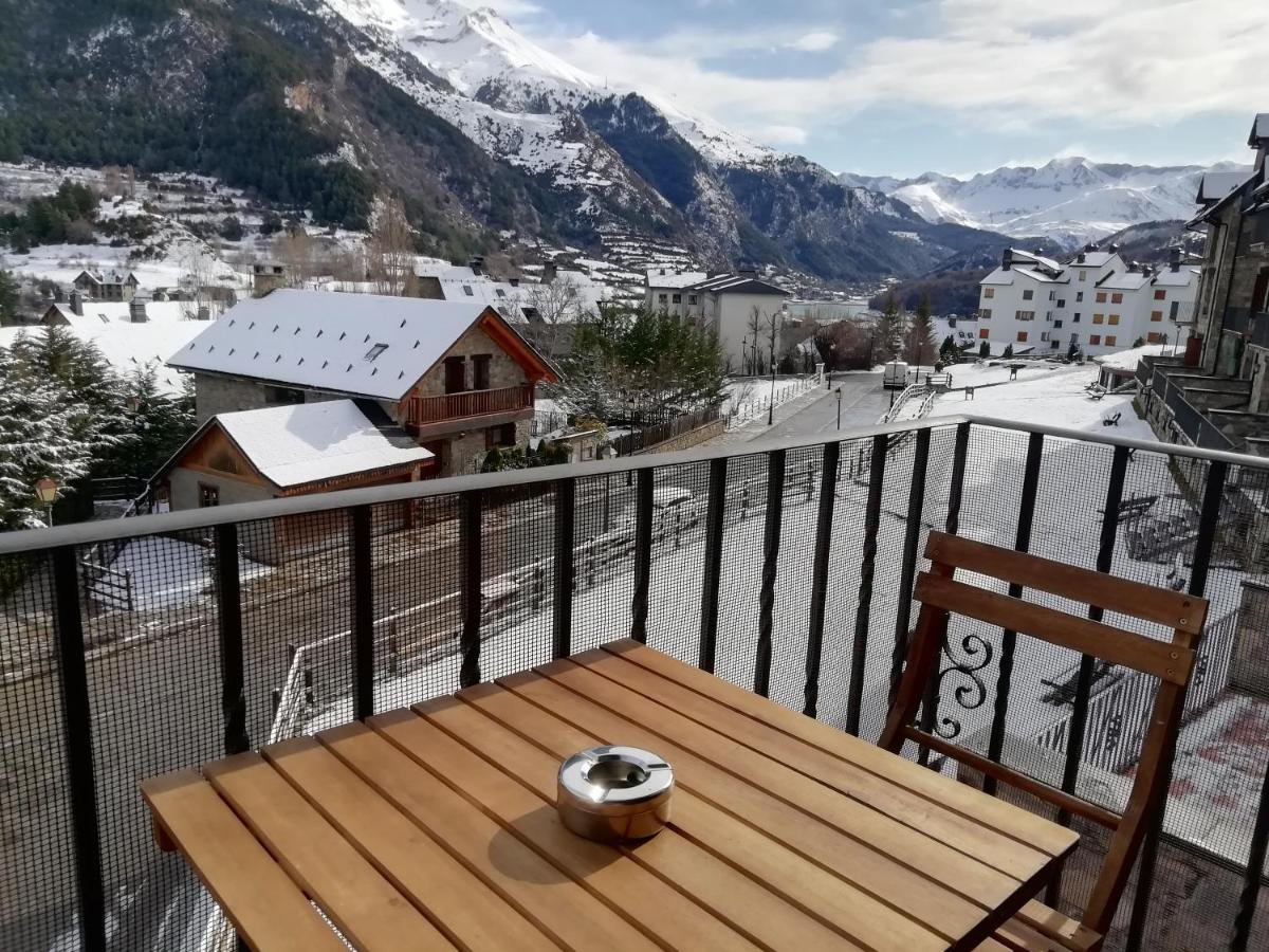 Apartamento Familiar Con Vistas Y Garage La Portiecha Lejlighed Sallent de Gállego Eksteriør billede