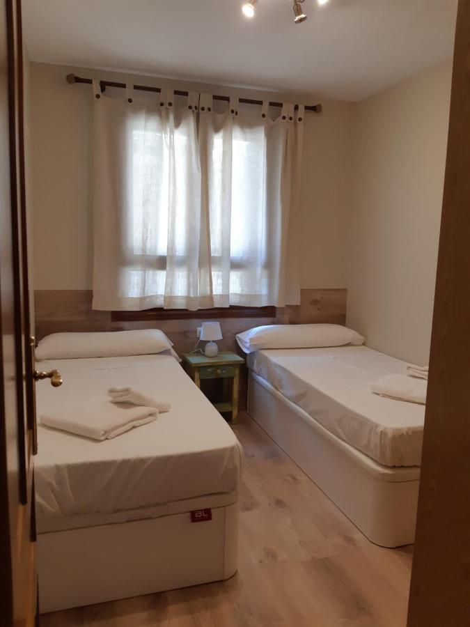 Apartamento Familiar Con Vistas Y Garage La Portiecha Lejlighed Sallent de Gállego Eksteriør billede