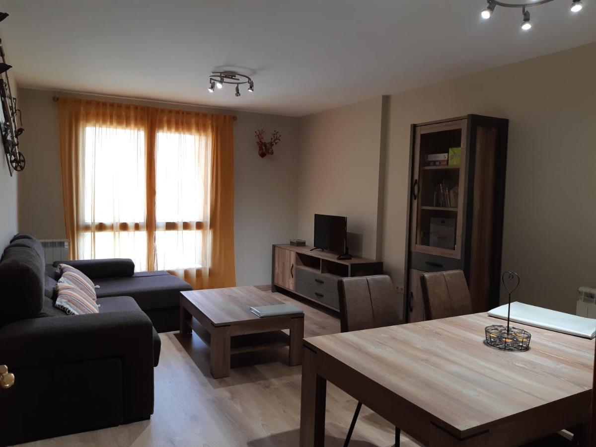 Apartamento Familiar Con Vistas Y Garage La Portiecha Lejlighed Sallent de Gállego Eksteriør billede