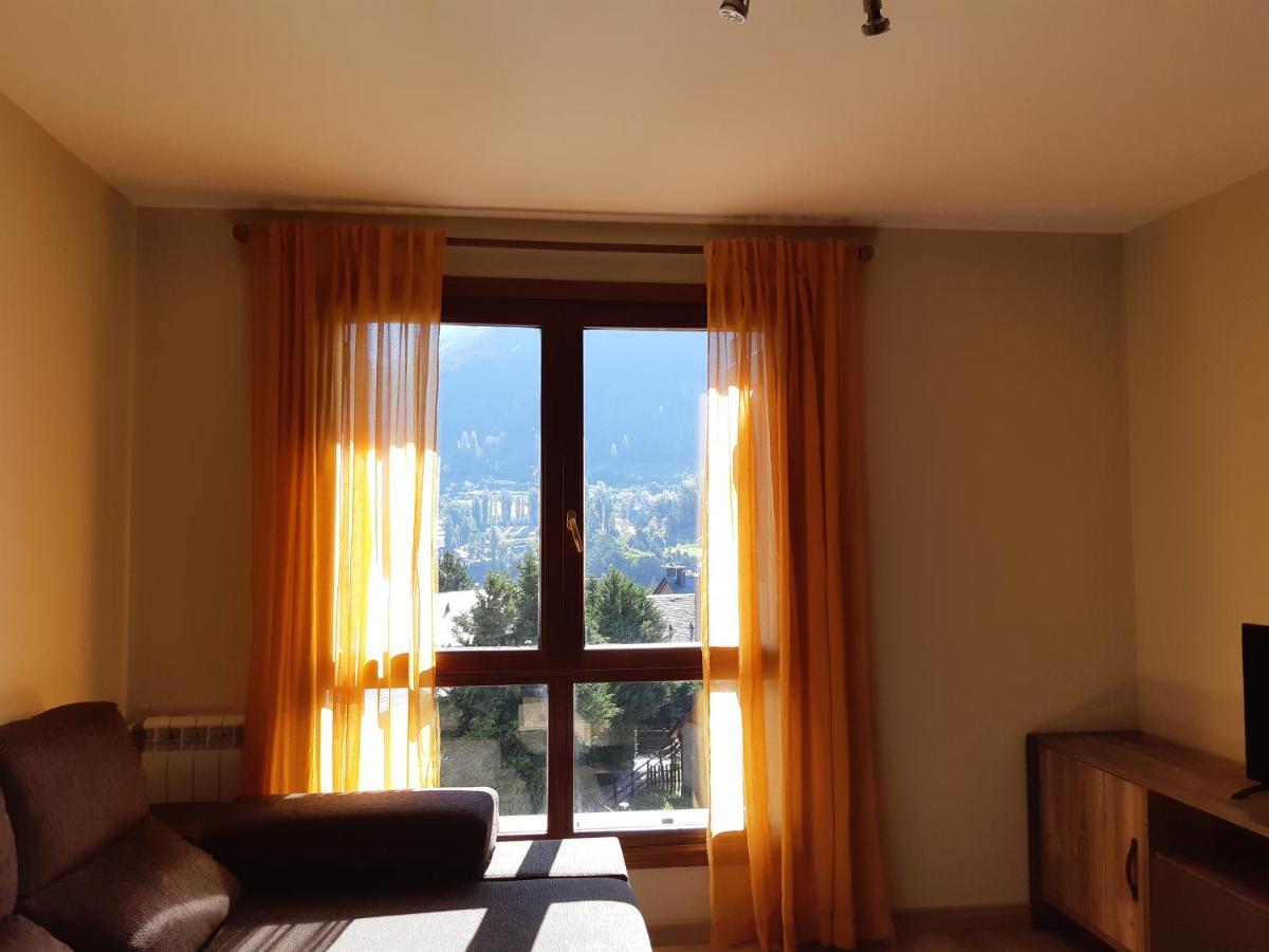 Apartamento Familiar Con Vistas Y Garage La Portiecha Lejlighed Sallent de Gállego Eksteriør billede